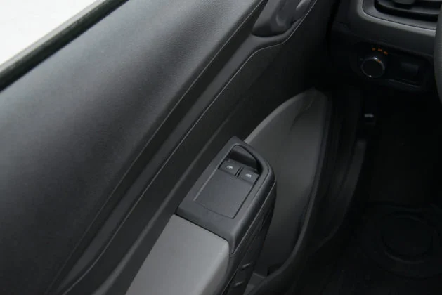 Chevrolet lança versão de entrada para Onix e Prisma 2017 23