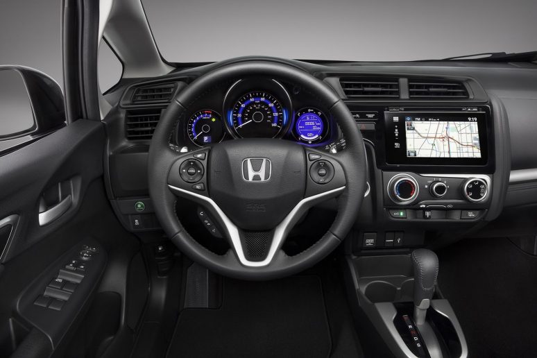 Interior do novo Honda Fit 2017 vendido nos Estados Unidos