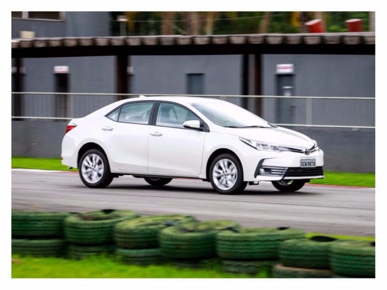 Recém-renovado, Toyota Corolla fica até R$ 4 mil mais caro