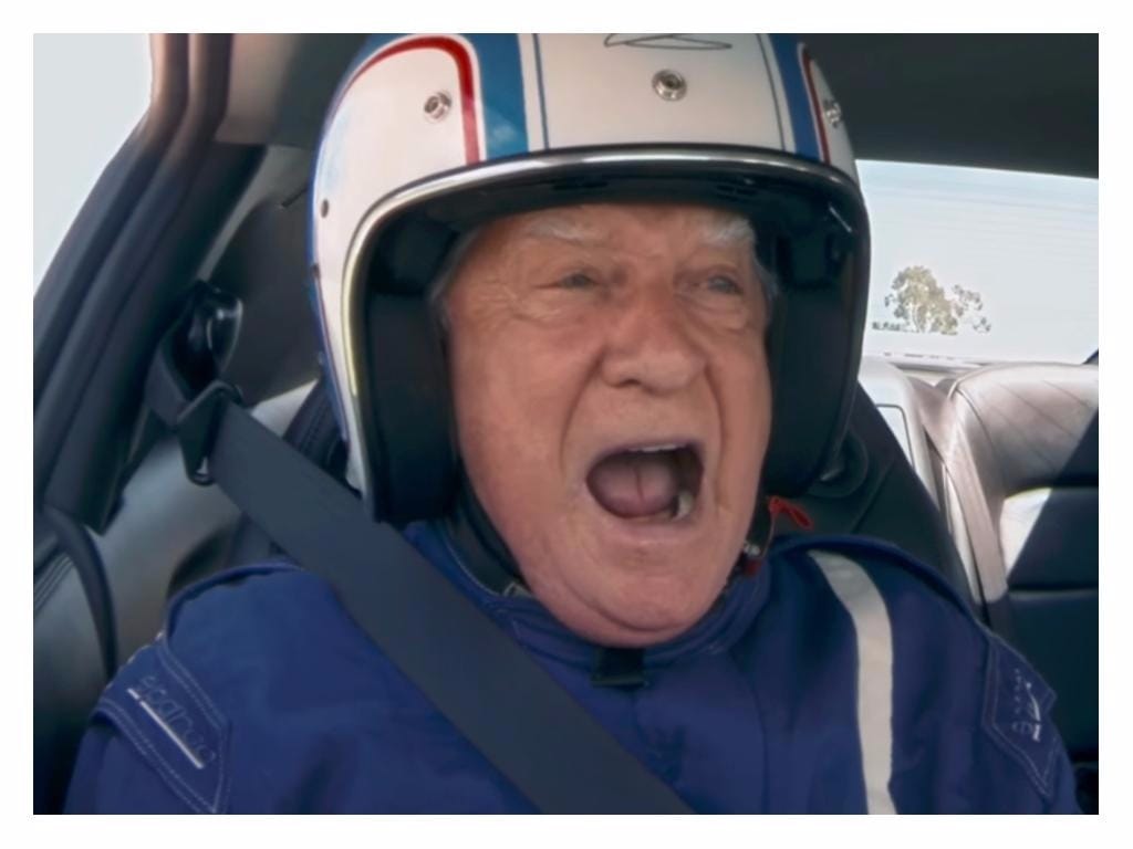 Nissan GT-R se despede com homenagem emocionante, veja vídeo 16