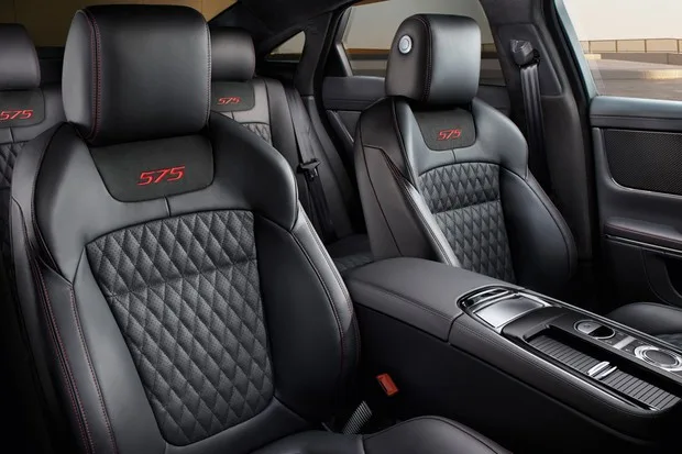 Jaguar XJ 2018 ganha versão apimentada com motor V8 de 575 cv 7