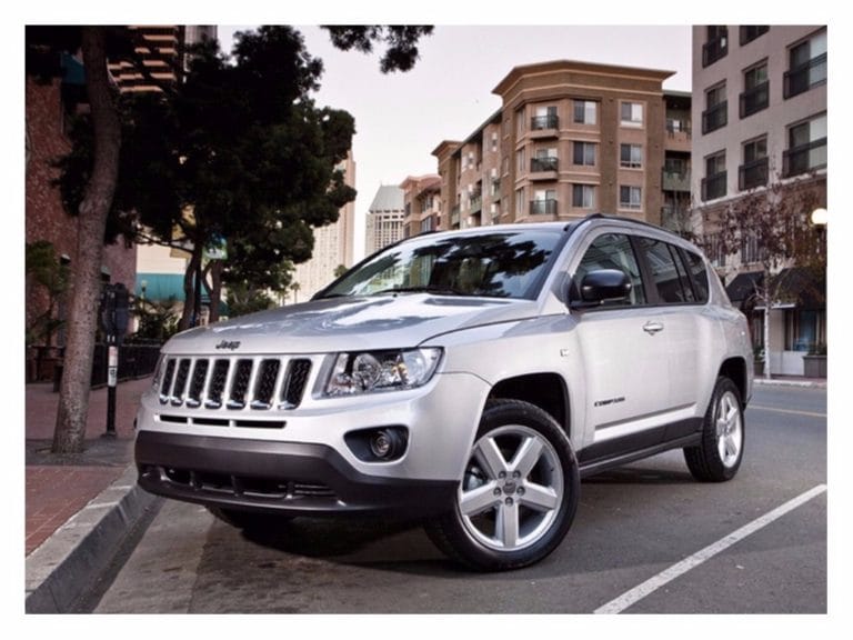 Jeep começa a reparar 2,7 mil unidades do Compass no Brasil