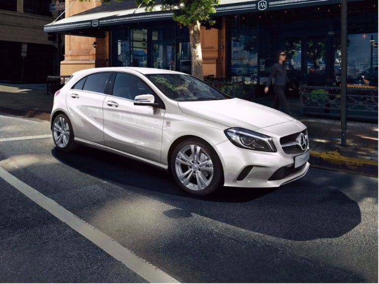 Mercedes-Benz anuncia recall de 14.401 veículo no Brasil