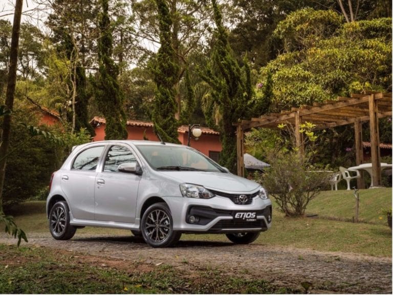 Toyota Etios 2018 tem novo aumento de preços nas versões hatch e sedã