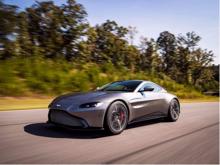 Aston Martin revela seu novo superesportivo Vantage