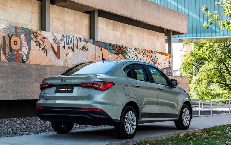 Fiat Cronos 2023 é convocado para recall