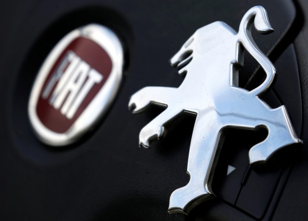 FCA, dona da Fiat, e PSA, dona da Peugeot, avançam em negociação de fusão — Foto: Regis Duvignau/Reuters