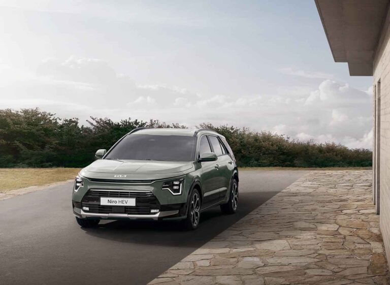 A Kia Brasil anunciou os preços do Niro HEV.