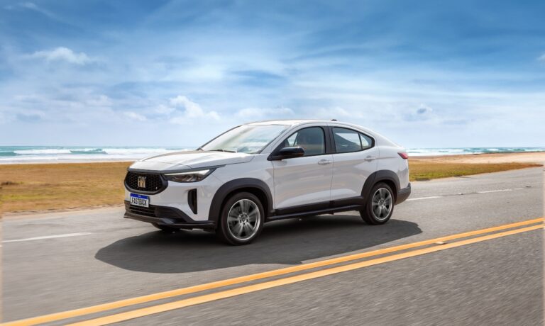 Fiat Fastback estreia nova versão por R$115.990