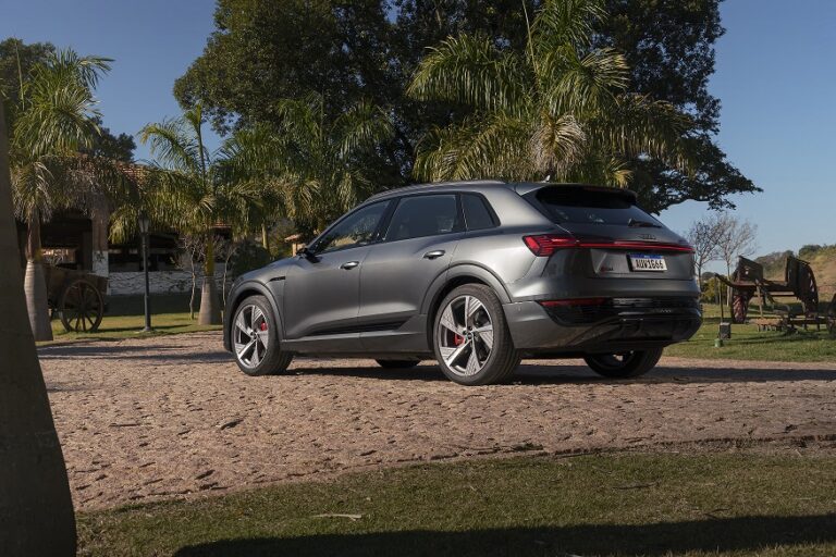 Audi lança Audi Q8 e-tron no Brasil