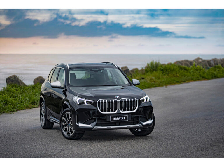 BMW domina o mercado premium brasileiro com X1 e 320i