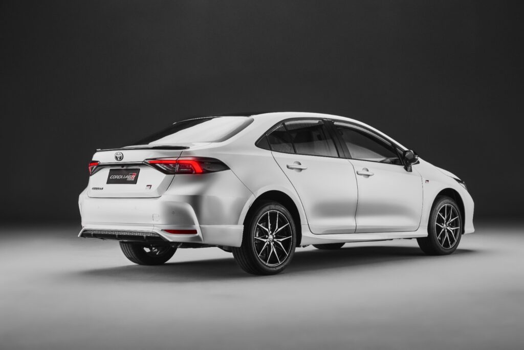 Toyota Corolla 2025 ganha tecnologia, garantia estendida e GR-Sport atualiza desenho 2 Toyota Corolla 2025 ganha tecnologia, garantia estendida e GR-Sport atualiza desenho 1