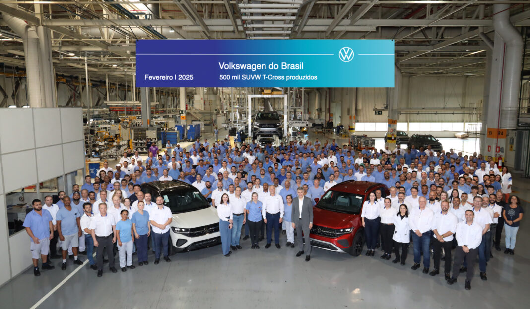 SUV mais vendido do Brasil, o Novo T-Cross é fabricado na unidade da Volkswagen em São José dos Pinhais (PR).