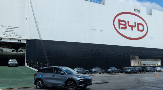 Navio Explorer No.1 da BYD atraca novamente no Brasil trazendo veículos das famílias Dolphin, Song e Yuan