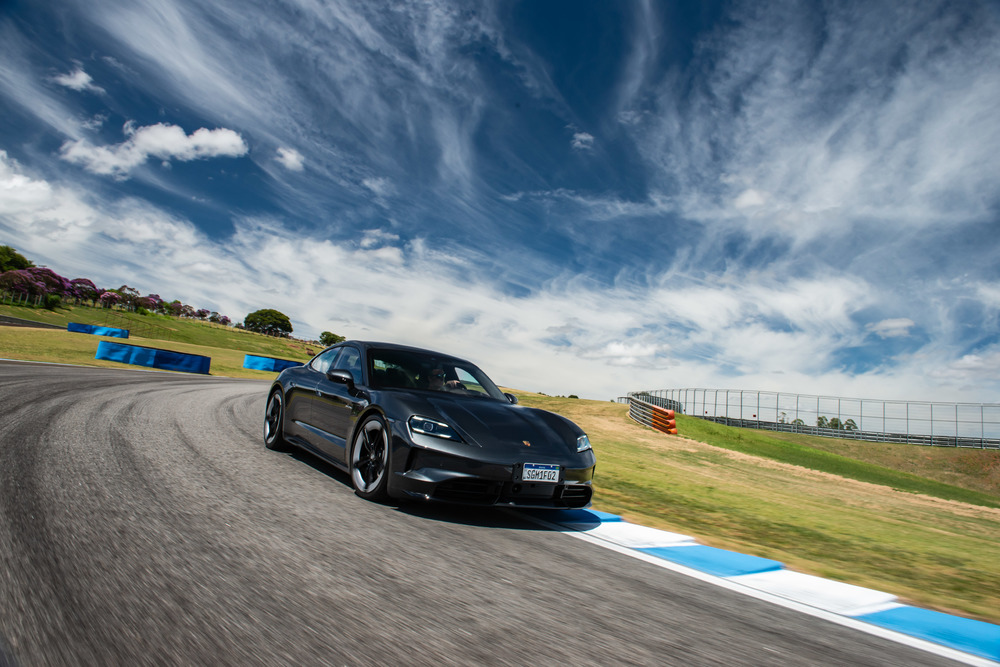 Porsche lança nova geração do Taycan no Brasil 3