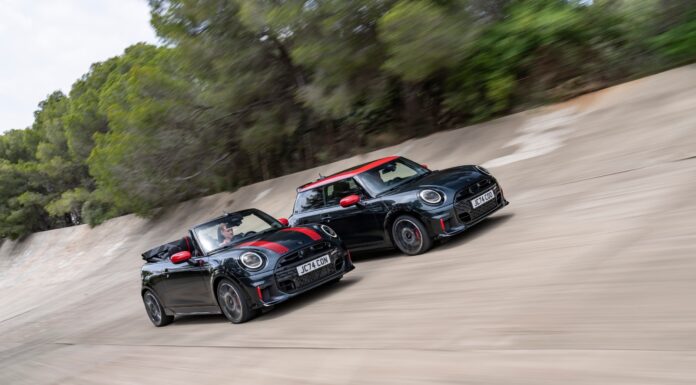 MINI JCW é equipado com motor 2.0 TwinPower Turbo de 231 cv e 380 Nm de torque