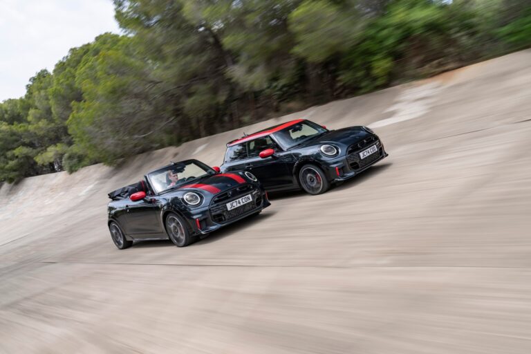 MINI JCW é equipado com motor 2.0 TwinPower Turbo de 231 cv e 380 Nm de torque