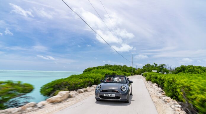 Novo MINI Cooper S Cabrio mantém o design icônico da marca
