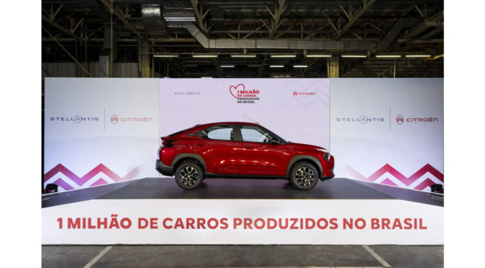 Citroën Basalt Shine foi o modelo escolhido para ser o carro de número 1.000.000 da marca a sair na linha de produção no Rio de Janeiro