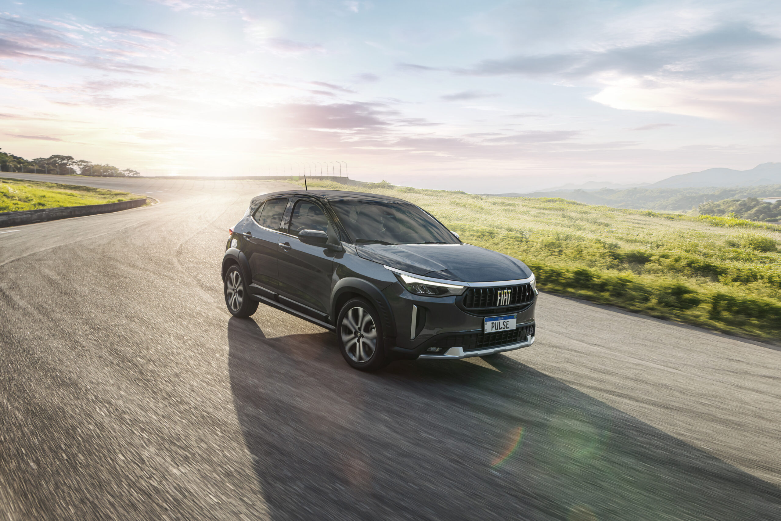 Fiat Pulse chega a linha 2026 com nova dianteira e teto solar