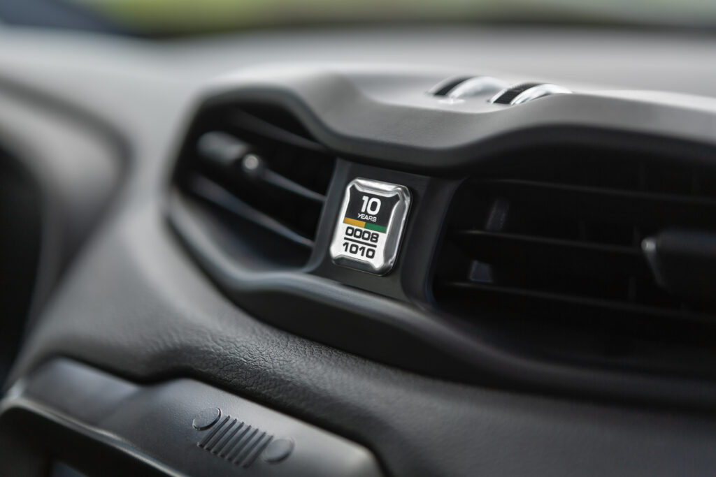 Jeep lança Renegade edição especial de 10 anos 3 Jeep lança Renegade edição especial de 10 anos 2