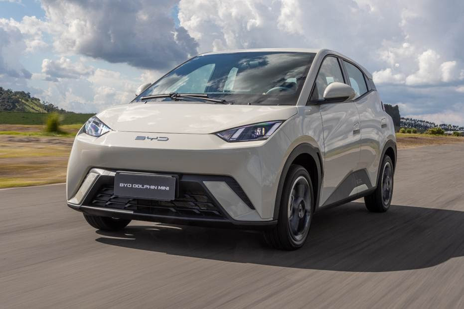 BYD Dolphin Mini vendeu 2.444 unidades no Brasil em maio e lidera o ranking da marca