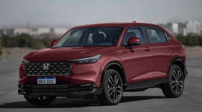 HR-V 2026 – novo design frontal e de lanternas traseiras, rodas 18”, central de mídia flutuante e console redesenhado