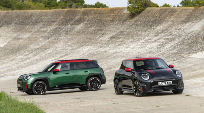 Inéditos MINI JCW E e MINI JCW Aceman E chegam no Brasil