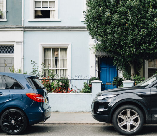 6 cuidados para guardar o carro na garagem durante as festas de fim de ano